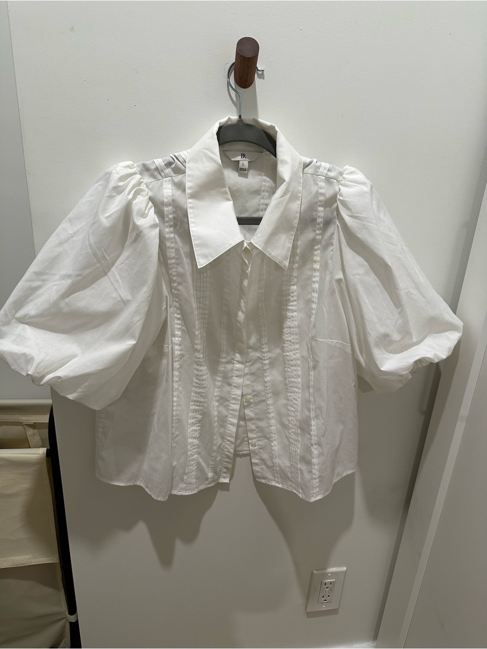 Banana Republic White Button-Up Shirt